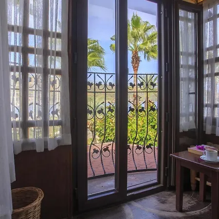 Hotel Daffodil 3*