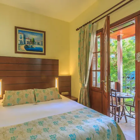 达坲迪尔别墅酒店 3* 费特希耶